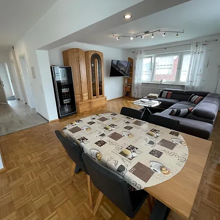 Apartment Scheuring 1.og *